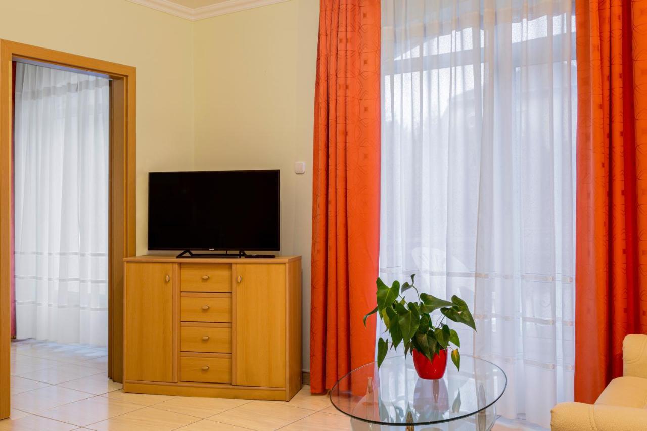 Aqua Blue Hotel Hajdúszoboszló Екстериор снимка