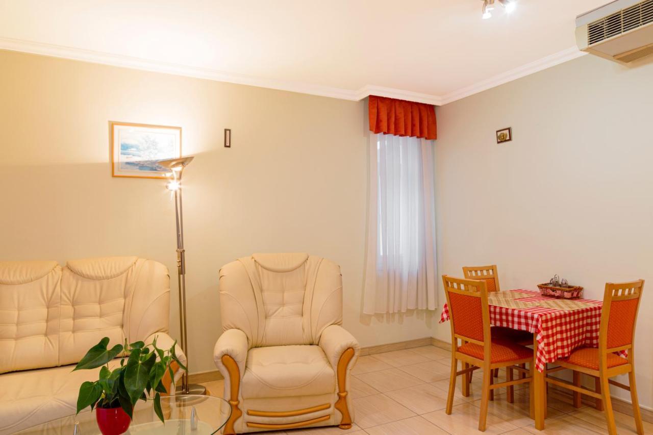 Aqua Blue Hotel Hajdúszoboszló Екстериор снимка